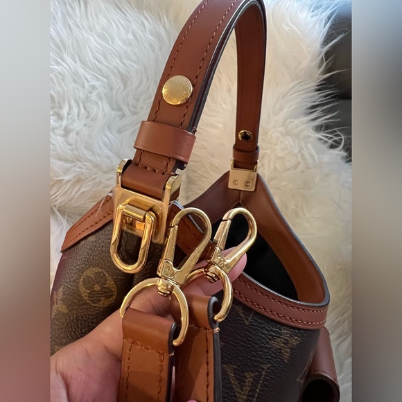 ❣️❣️❣️SOLD on IG❣️❣️❣️ Dauphine Hobo PM 2 way reverse monogram - Picture 8 of 10